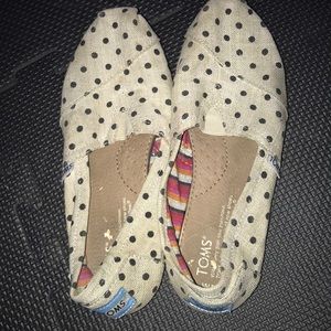 Good condition polka dots TOMS